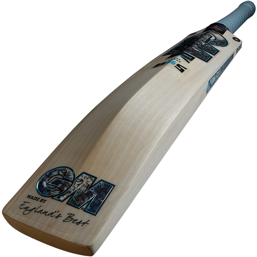 Gunn & Moore Diamond 404 Junior Cricket Bat 2026
