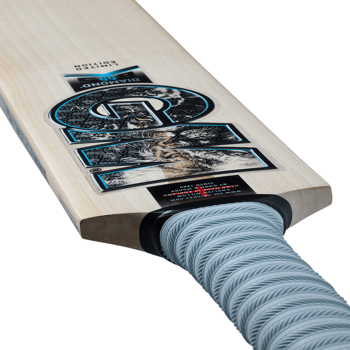Gunn & Moore Diamond 404 Cricket Bat 2026