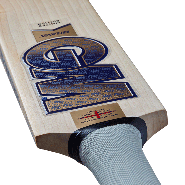 Gunn & Moore Brava Signature Cricket Bat 2025