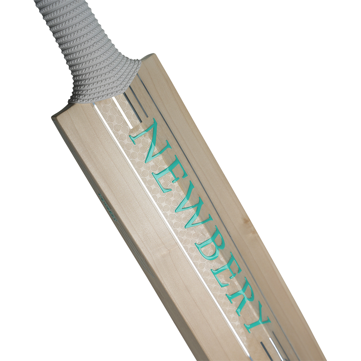 Newbery Kudos Players Cricket Bat 2025